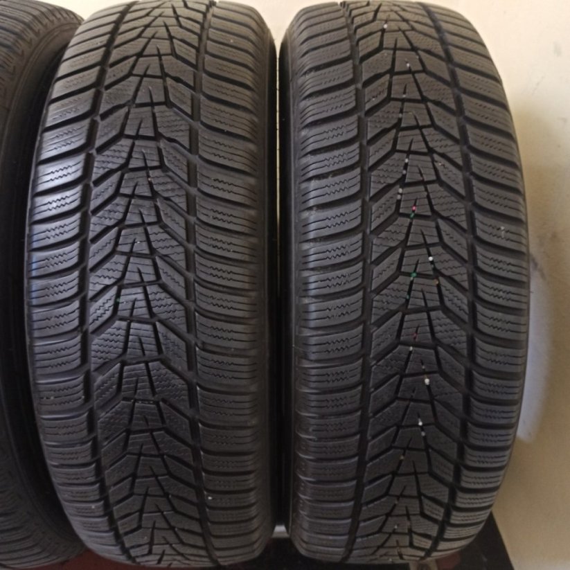 Hankook Winter icep 215/65 R17 103V 6,5 - 7,5 mm (Bazarové)