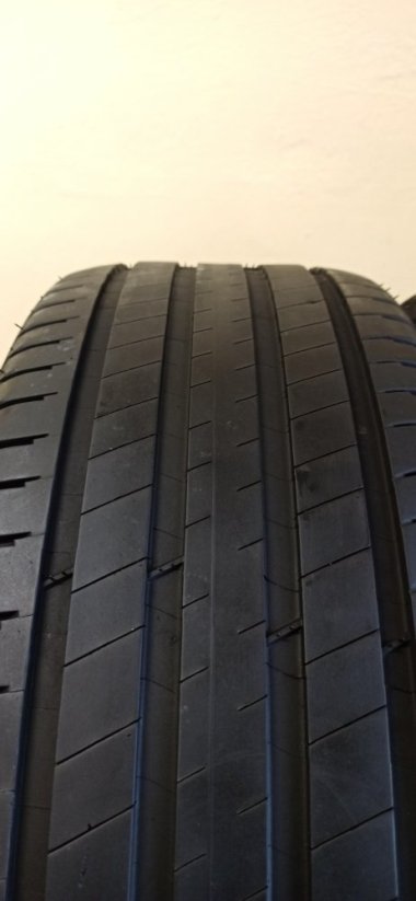 Michelin 245/65 R17 111H 4,5-5,5mm (Bazarové)