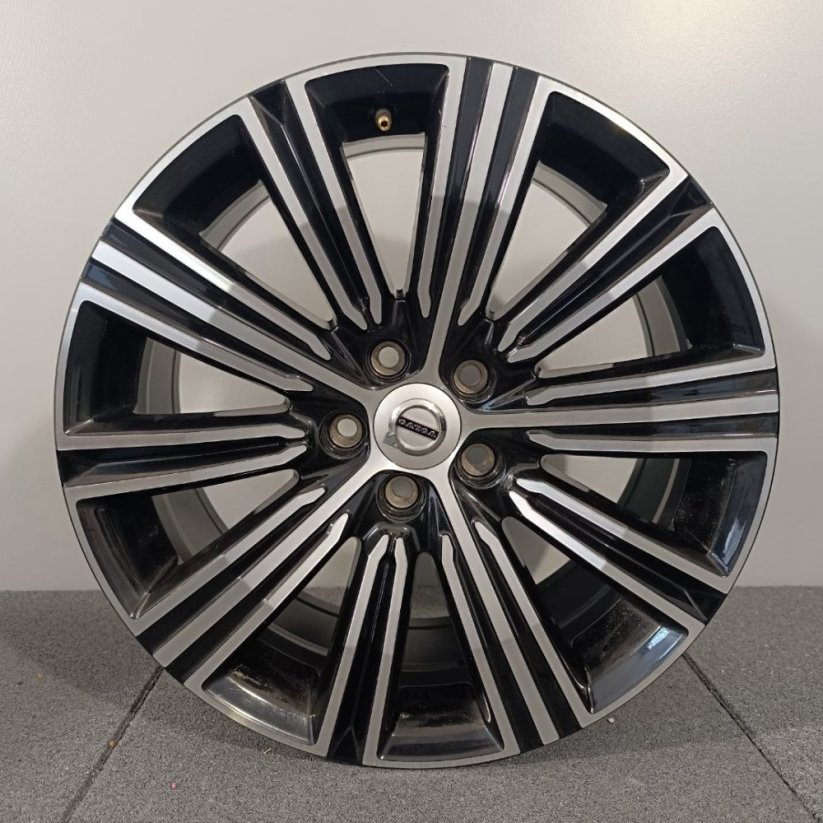 Alu kola Volvo V60, V90, S60, S90 8Jx18'' , ET42