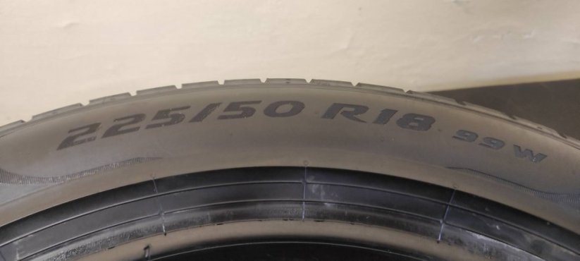 Pirelli 225/50 R18 99W 1x5mm 1x3,5mm (Použité)