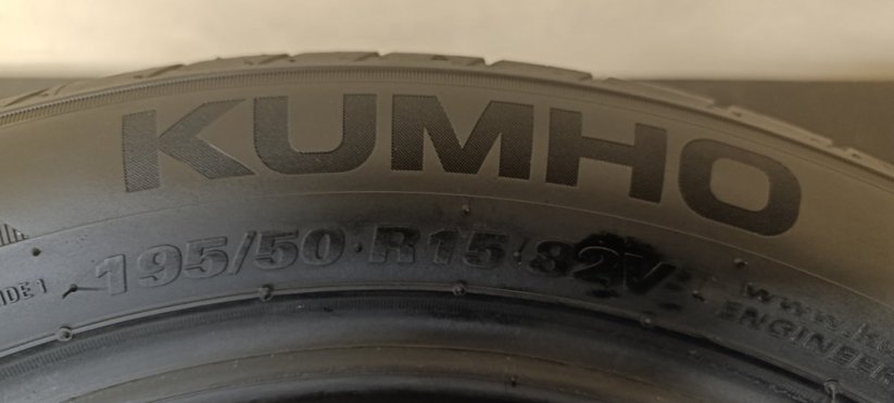 Kumho Ecsta 195/50 R15 82V 6,5 mm (Použité)