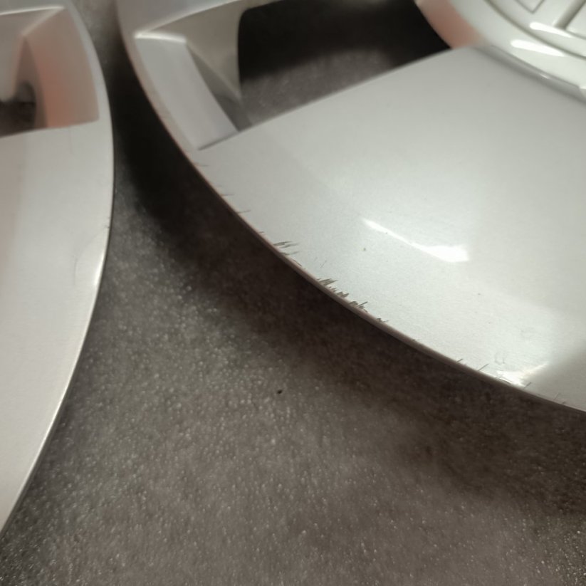 Puklice Volkswagen 14" (bazarové)