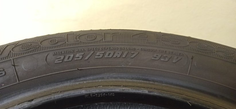 Goodyear Vector 4 Seasons 205/50 R17 93V 5 - 6 mm (Použité)