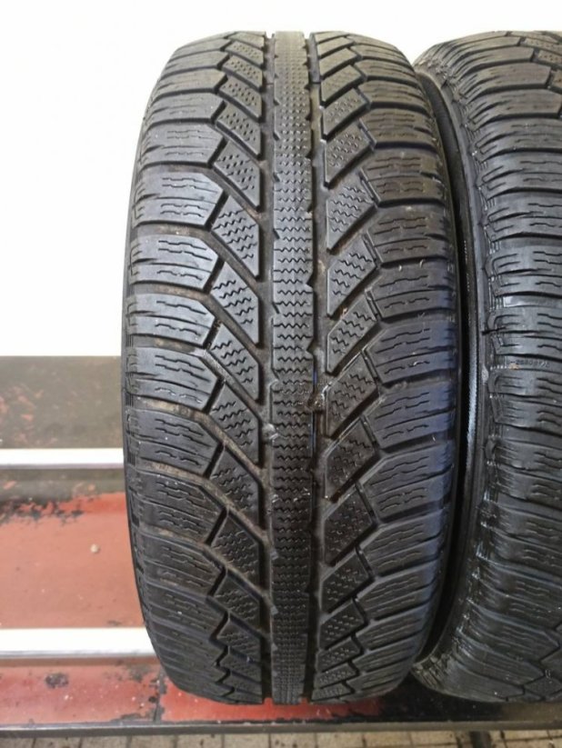 Semperit 205/60 R16 96H 4-5mm (Použité)