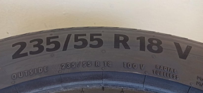Continental 235/55 R18 100V 3,5 - 5,5 mm (Bazarové)