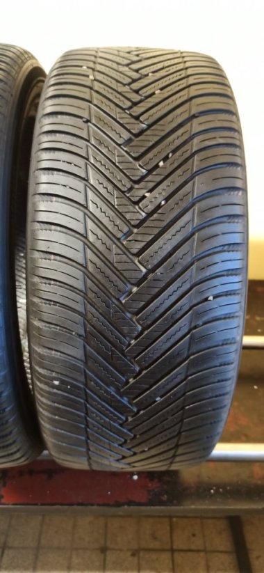 Hankook Kinergy 4S2 235/45 R18 98Y 4,5-5,5mm (Bazarové)
