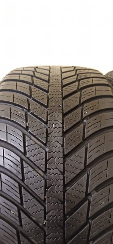 Nexen N blue 4Season 225/45 R17 94V 6,5 mm (Bazarové)