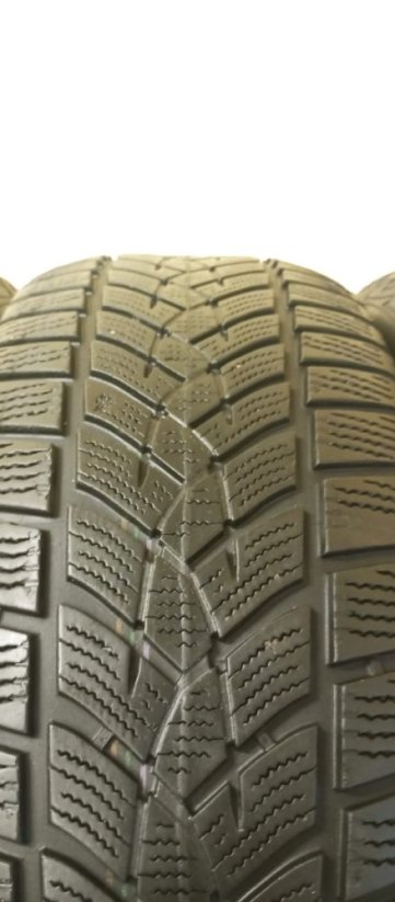 Goodyear 215/60 R17 96H 4,5-5,5mm (Bazarové)