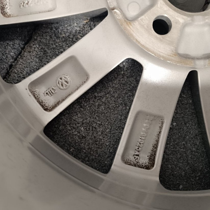 Originální alu kola Volkswagen/Škoda 6Jx16'' 5x100