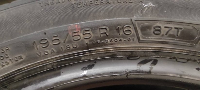 Michelin 195/55 R16 87T 5,5mm (Bazarové)