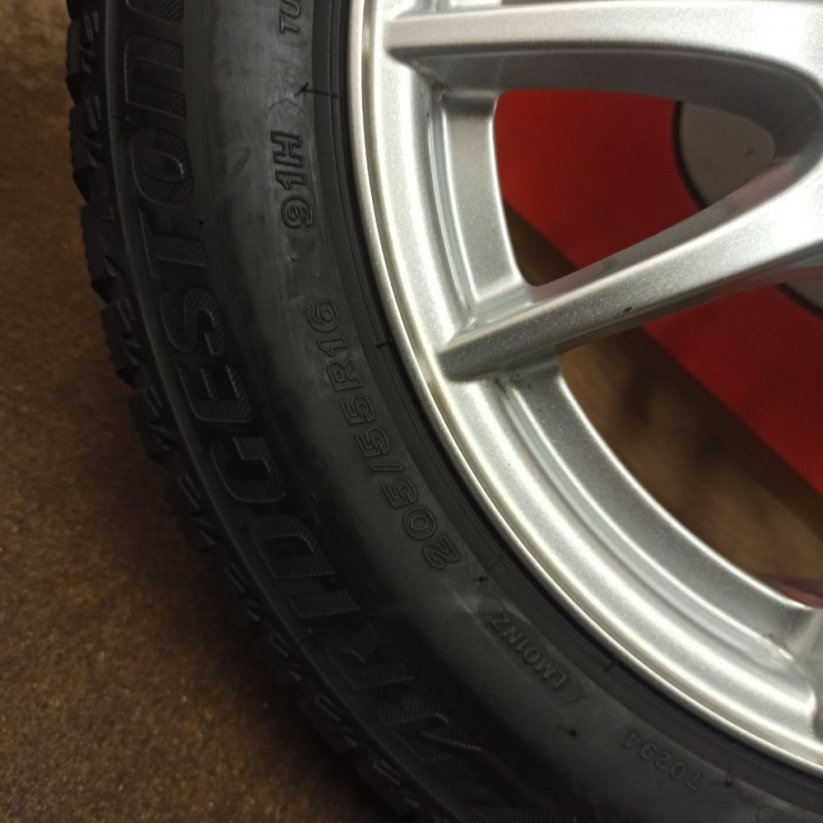 ALU kola Mercedes A,B,CLA ET49 zimní pneu205/55R16