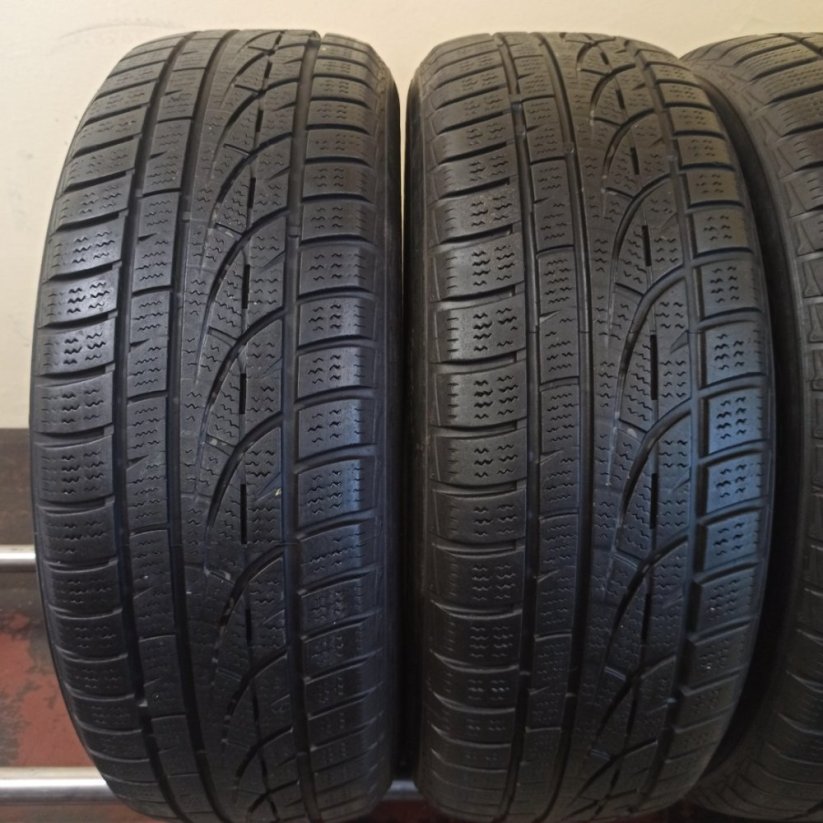 Hankook Winter icept evo 205/60 R16 96H 5 - 5,5mm (Použité)