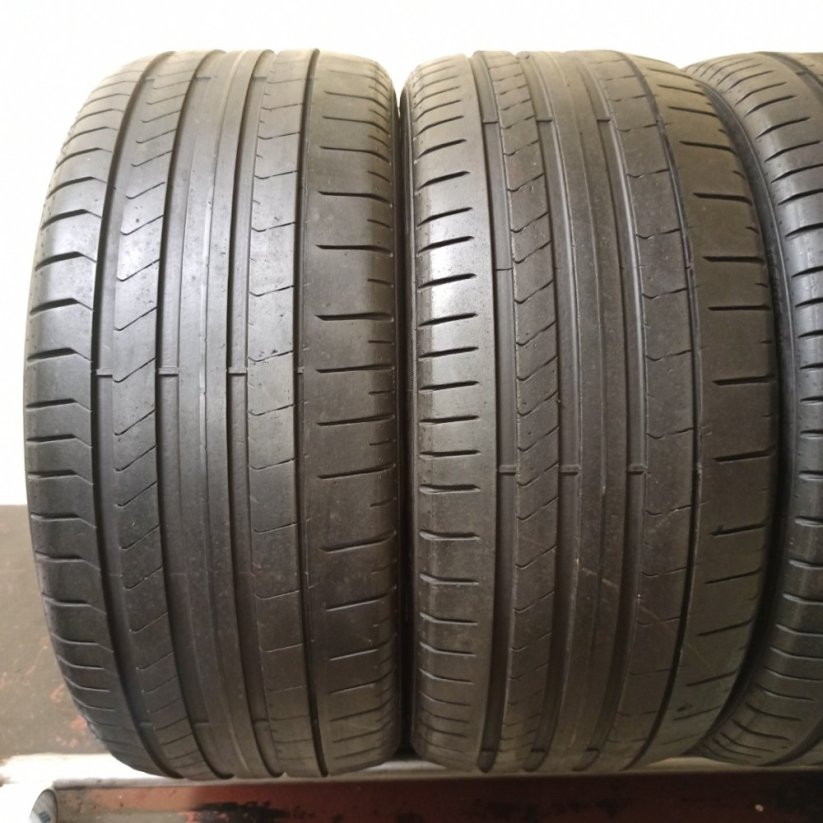 Pirelli 255/40 R20 101Y 2x4,5-5,5mm 2x3,5-4,5mm (Bazarové)