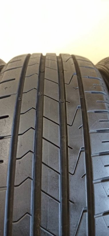 Hankook 215/65 R17 99V 5,5-6mm (Použité)