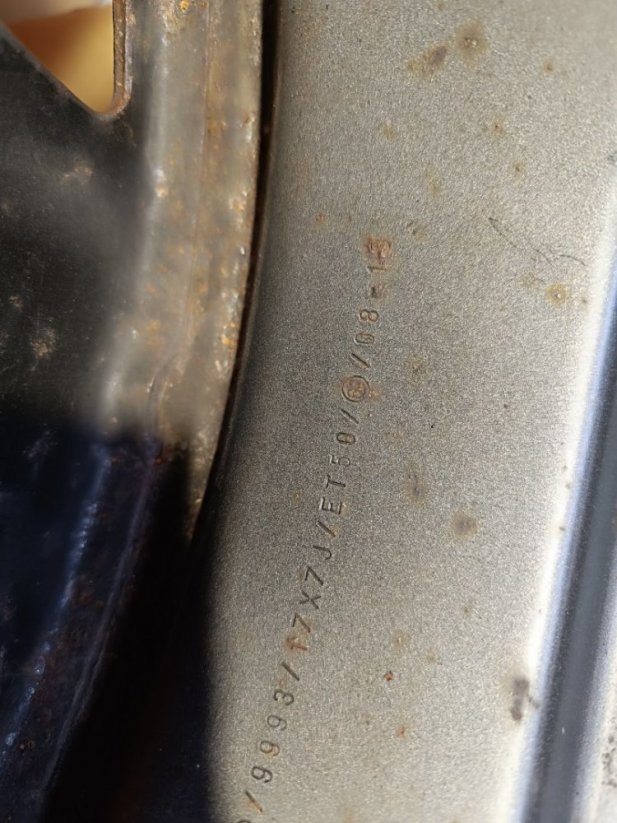 Kola Mazda CX-5, 7x17'' 5x114,3 , ET50, zimní pneu