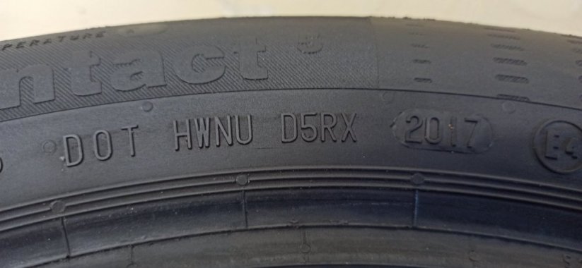 Continental 165/60 R15 77H 5,5mm (Bazarové)