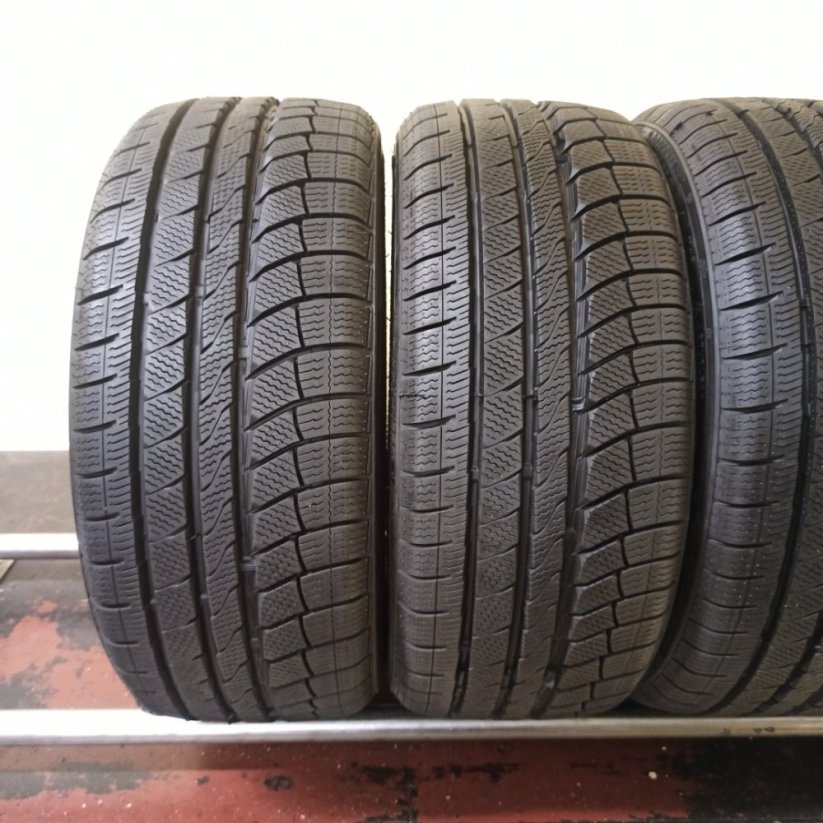 Davanti Wintoura+ XL 205/40 R17 84V 8,5 mm (Bazarové)