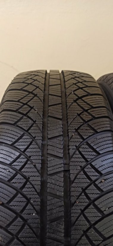 Sunny Winter-Max U1 205/55 R16 91T 6,5 mm (Bazarové)