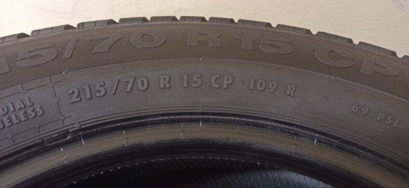 Continental Vanco Camper 215/70 R15CP 109R 7-8 mm (Použité)