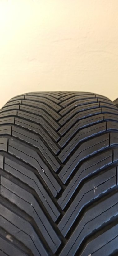 Michelin Cross Climate 2 275/45 R20 110H 5mm (Použité)