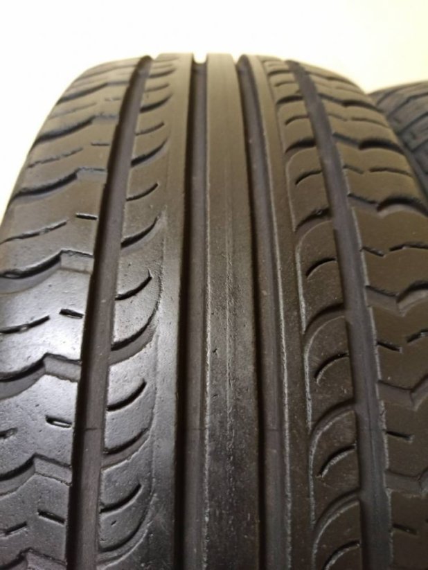 Hankook 185/60 R15 84H 4,5-5,5mm (Bazarové)
