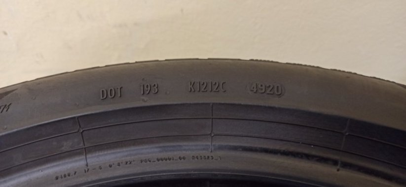 Pirelli 225/45 R18 91Y 4mm (Bazarové)