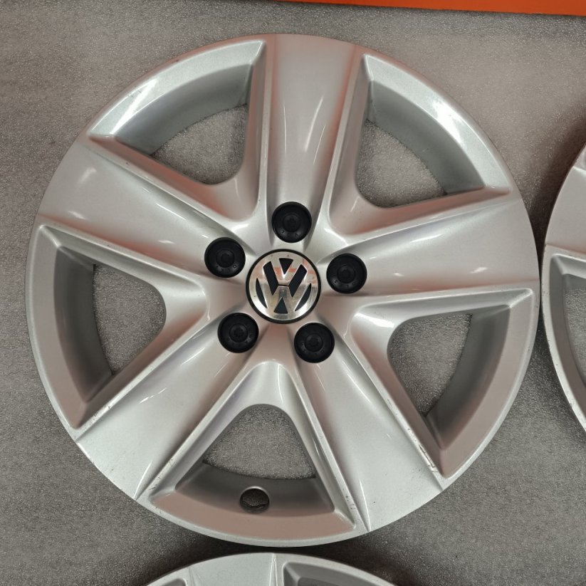 Poklice Volkswagen Golf IV 16" (bazárove)