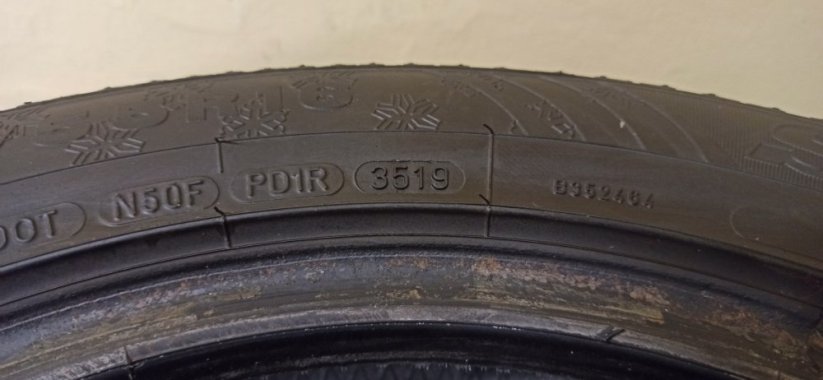 Dunlop SP Winter Sport 4D 205/55 R16 91H 3,5-4,5mm (Použité)