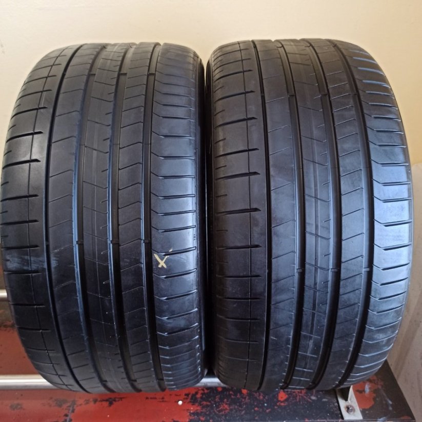 Pirelli 295/40 R19 108Y 5,5mm (Bazarové)