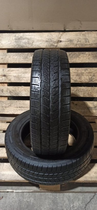 Continental 215/60 R17C 109/107T 4,5-5mm (Bazarové)