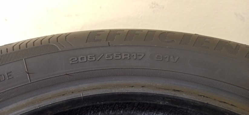 Goodyear Efficient Grip 205/55 R17 91V 6 mm (Bazarové)