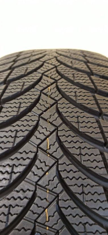 Nexen Winguard Snow´6 WH2 195/50 R15 82H 7,5mm (Bazarové)