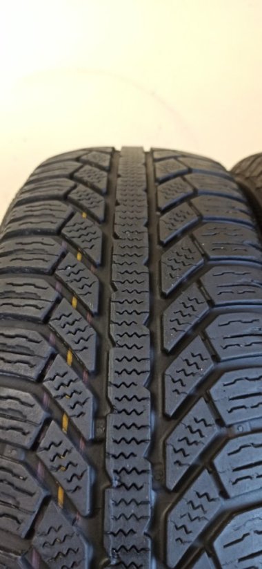 Semperit 165/60 R15 77T 1x5-6mm; 1x4-5mm (Bazarové)