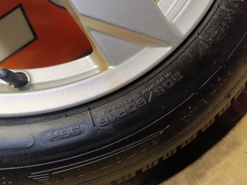 Alu kola Rial 6,5x16'' ET33 + zimní pneu 205/60R16