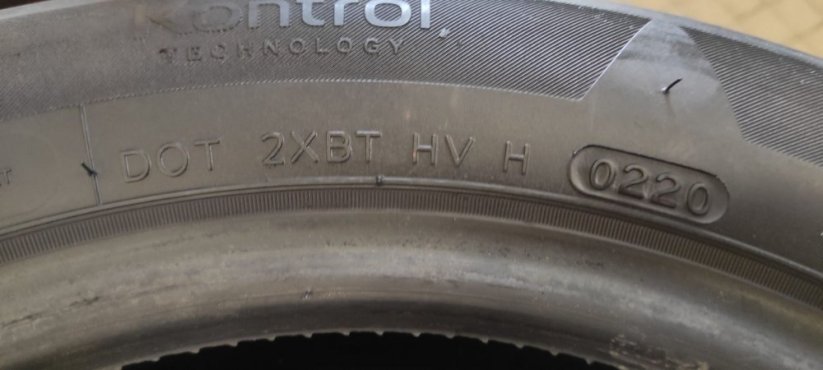 Letní pneu Hankook 185/60/15 3,5-4mm (Použité)