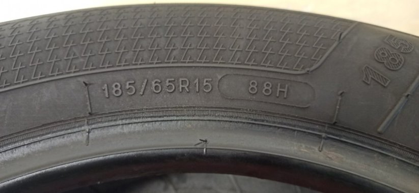 Kleber 185/65 R15 88H 2x6,5-7,5mm 2x5,5-6,5mm (Použité)