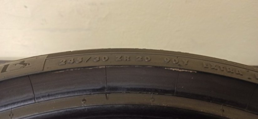 Continental SportContact 245/30 R20 90Y 3,5-4,5 mm (Použité)