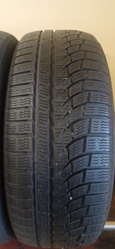 Nokian WR A4 205/55 R17 95V 4,5 - 5,5 mm (Použité)