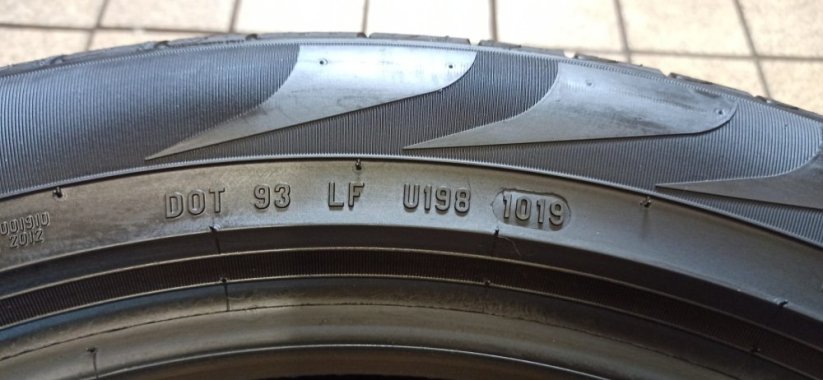 Pirelli 235/50 R19 99V 7-7,5mm (Použité)