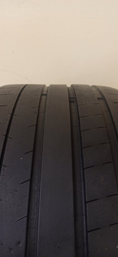 Michelin Pilot Super Sport 275/35 R19 100Y 4-5 mm (Použité)