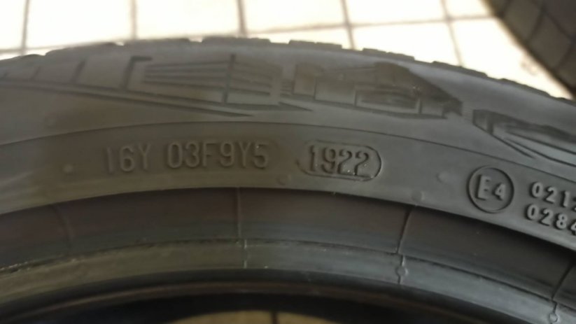 Continental 225/45 R18 + 255/40 R18 dvourozměrné (Bazarové)