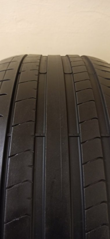 Pirelli P Zero 285/40 R21 109Y 4,5 - 5 mm (Bazarové)