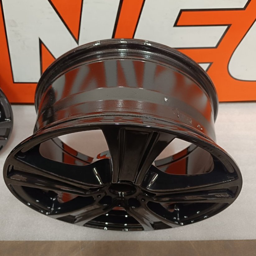 Alu kola Motec 7,5Jx17 , 5x112 , ET37
