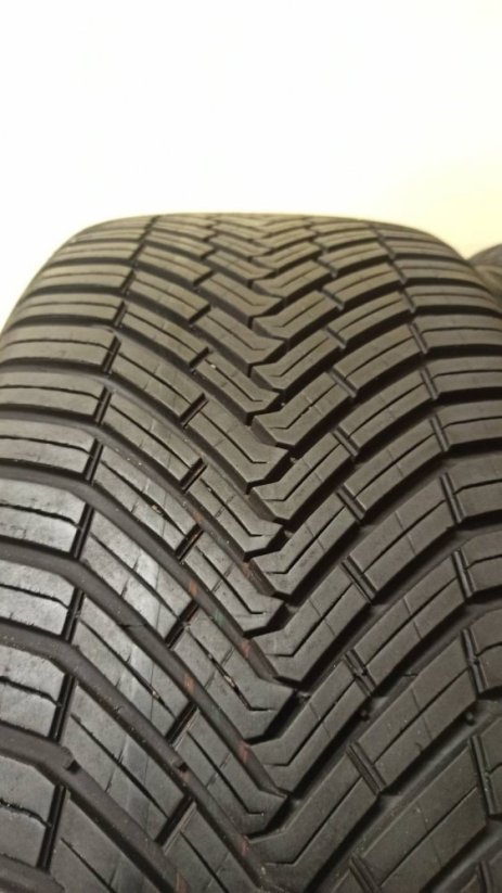 Continental 225/45 R18 + 255/40 R18 dvourozměrné (Bazarové)