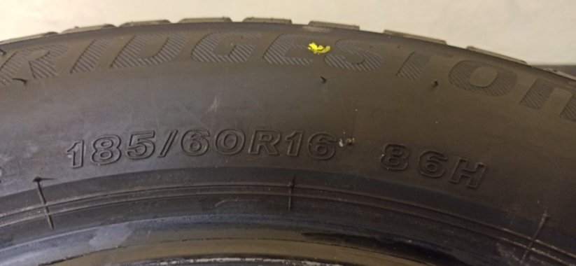 Bridgestone Blizzak LM001 185/60 R16 86H 8 mm