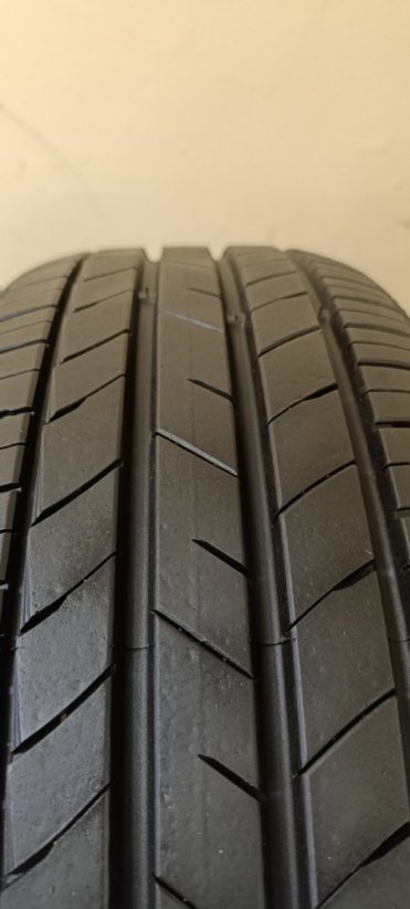Kumho Ecsta 195/50 R15 82V 6,5 mm (Použité)