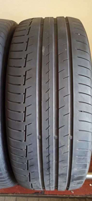 Continental 235/55 R18 100V 3,5 - 5,5 mm (Bazarové)