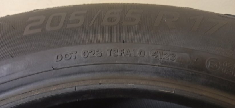 Vredestein Ultrac 205/65 R17 100Y 4,5-5mm (Bazarové)