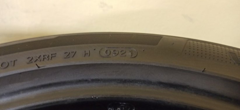 Hankook Ventus S1 245/40 R18 97/93 Y 4,5 - 5,5 mm (Bazarové)