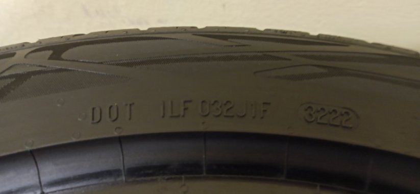 Continental Eco Contact 6 235/45 R20 100V 5 mm (Použité)